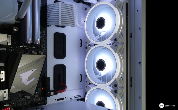 White Moonlight 120mm RGB Case Fan with PWM Fan HUB